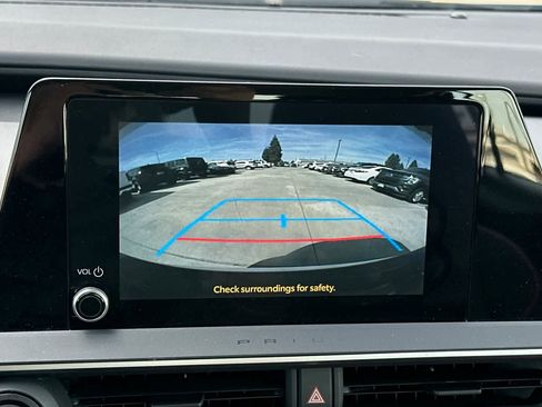 Used 2024 Toyota Prius Prime SE image 21