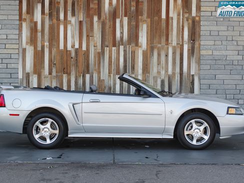 Used 2003 Ford Mustang Convertible image 14
