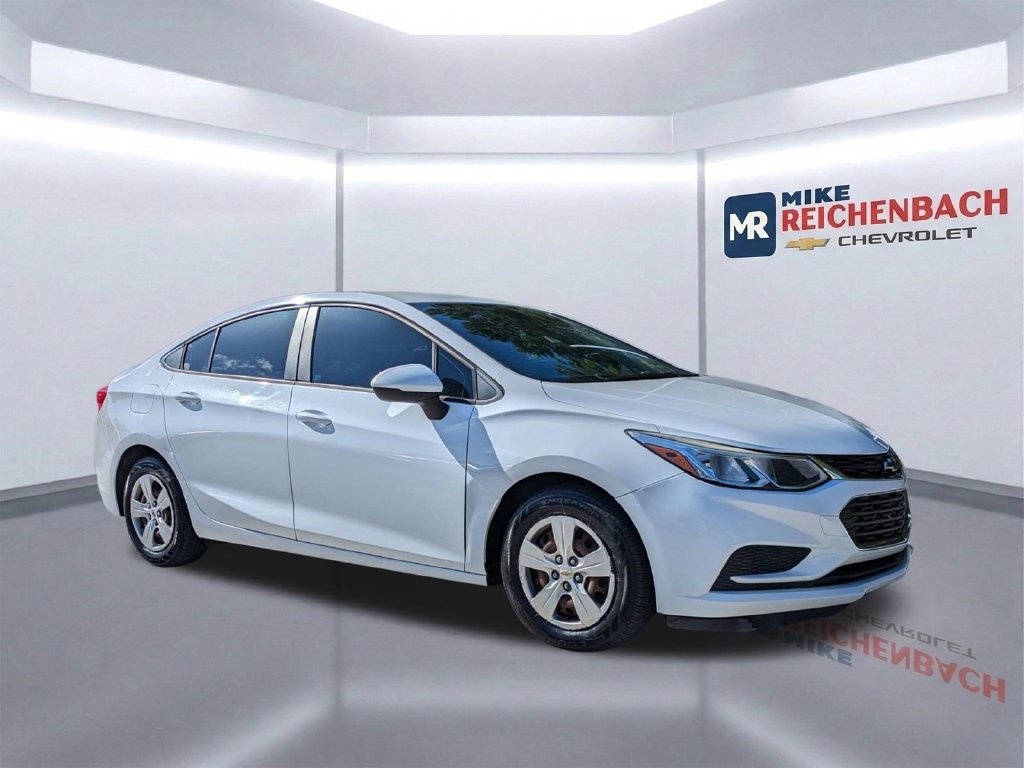 Used 2017 Chevrolet Cruze LS FWD image 1