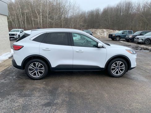 Used 2022 Ford Escape SEL image 9
