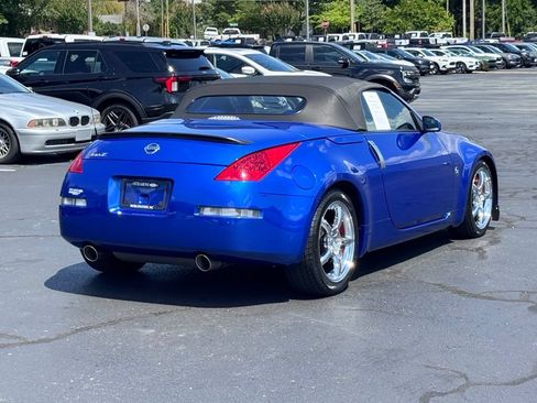 Used 2007 Nissan 350Z Touring RWD image 16