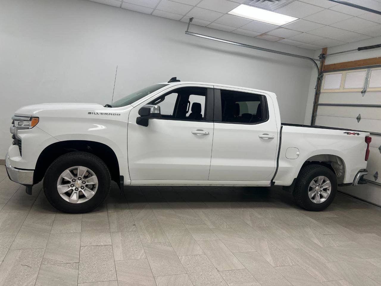 Used 2026 Chevrolet Silverado 1500 LT AWD/4WD image 6
