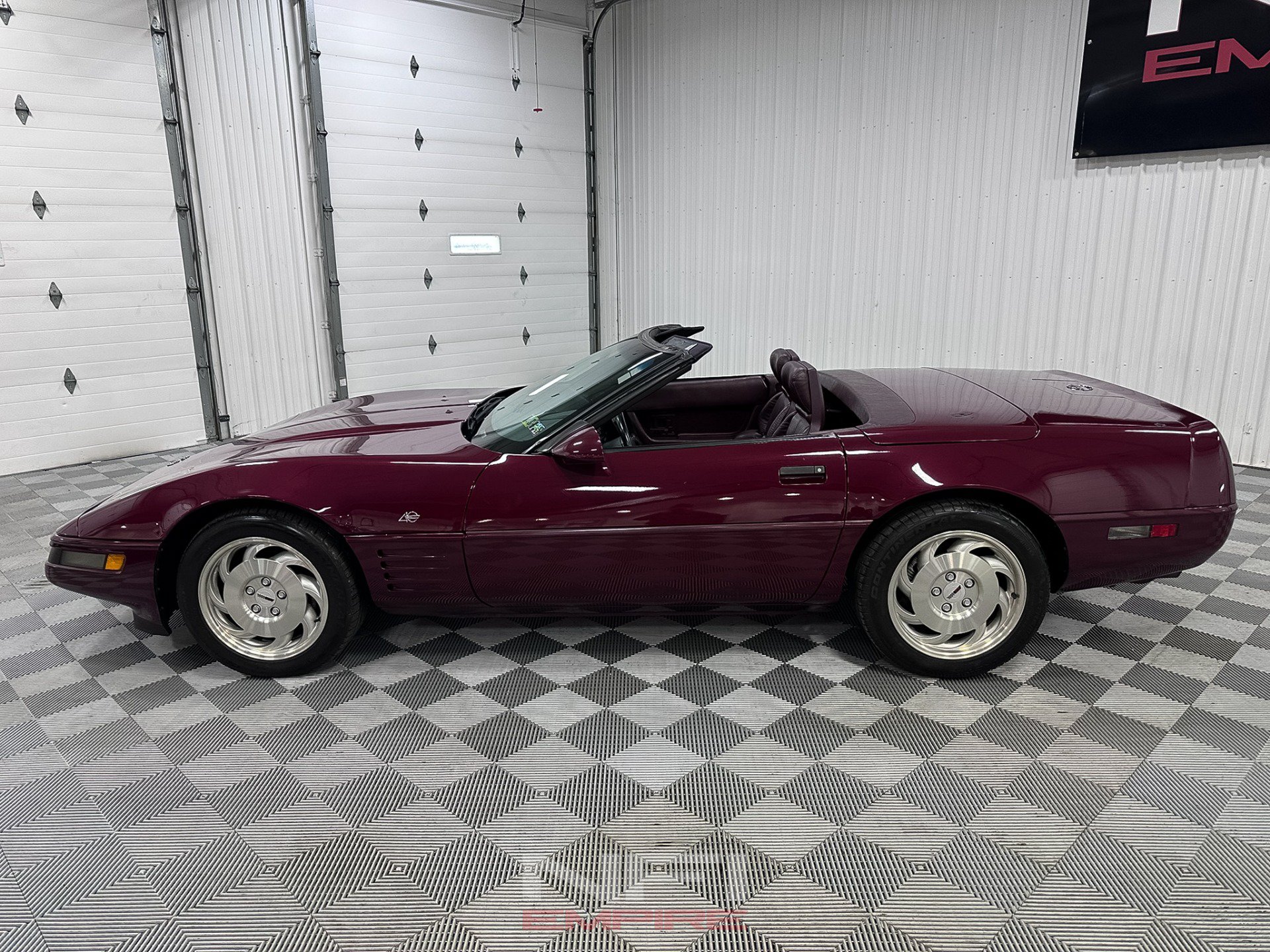 Used 1993 Chevrolet Corvette Coupe RWD image 3