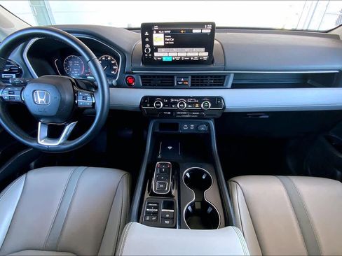 Used 2025 Honda Pilot EX-L image 15