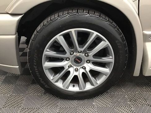 Used 2019 GMC Savana 2500 Extended w/ Enhanced Convenience Package image 15