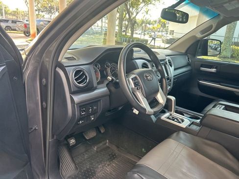 Used 2017 Toyota Tundra SR5 image 8