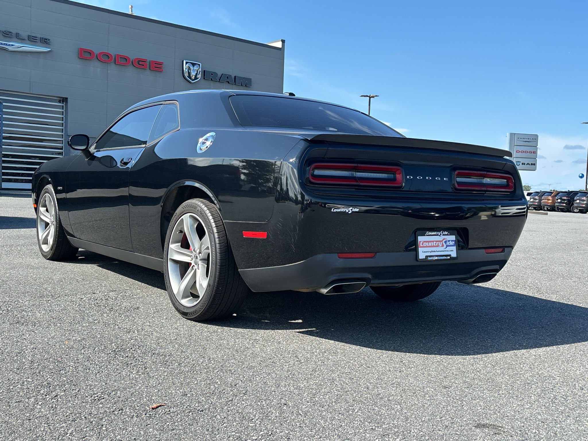 Used 2015 Dodge Challenger R/T w/ Quick Order Package 28B R/T RWD image 4