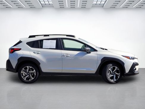 Used 2024 Subaru Crosstrek 2.0i Premium image 3