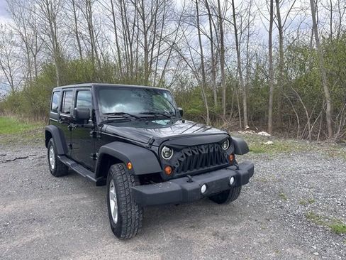 Used 2014 Jeep Wrangler Unlimited Sport w/ Quick Order Package 24S AWD/4WD image 11
