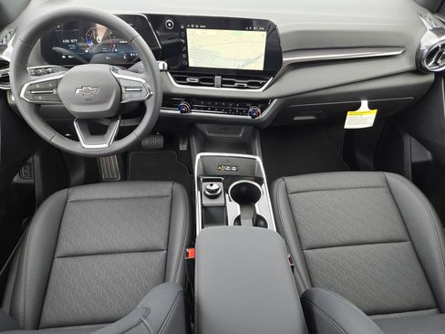 New 2026 Chevrolet Equinox LT w/ Convenience Package II FWD image 18