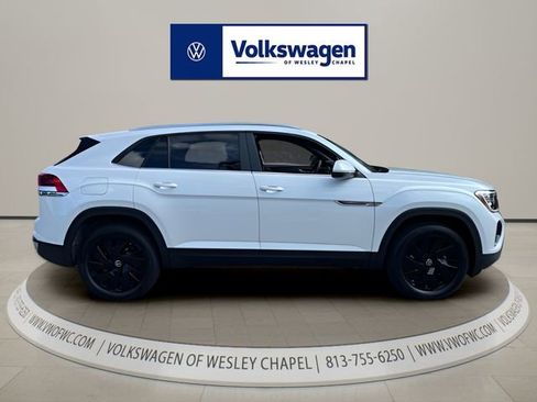 Used 2026 Volkswagen Atlas Cross Sport SE FWD image 8
