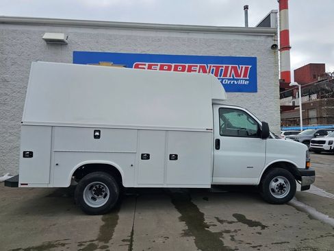 New 2025 Chevrolet Express 3500 w/ Power Convenience Package RWD image 5
