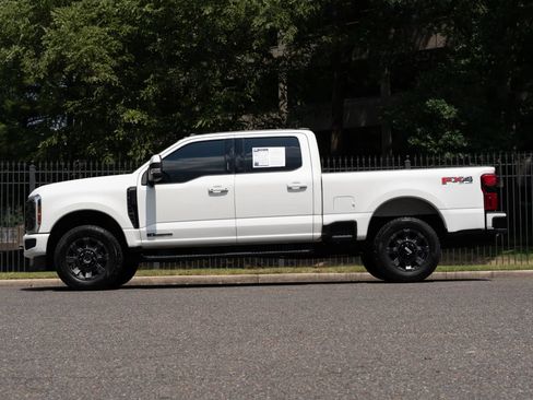 Used 2023 Ford F250 Lariat w/ Lariat Ultimate Package AWD/4WD image 9