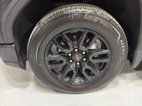 Used 2024 GMC Sierra 1500 Elevation w/ Elevation Premium Package image 18