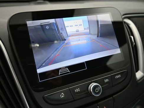 Used 2025 Chevrolet Malibu LT image 32