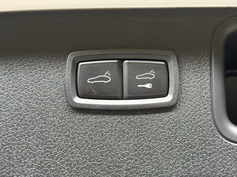 Certified 2026 Porsche Macan AWD/4WD image 14