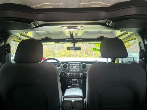 Used 2023 Jeep Wrangler Unlimited w/ Cold Weather Group image 37