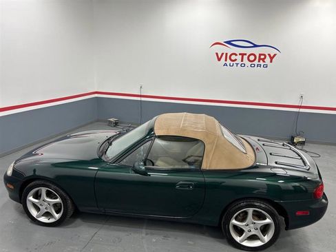Used 2001 MAZDA MX-5 Miata Base image 7