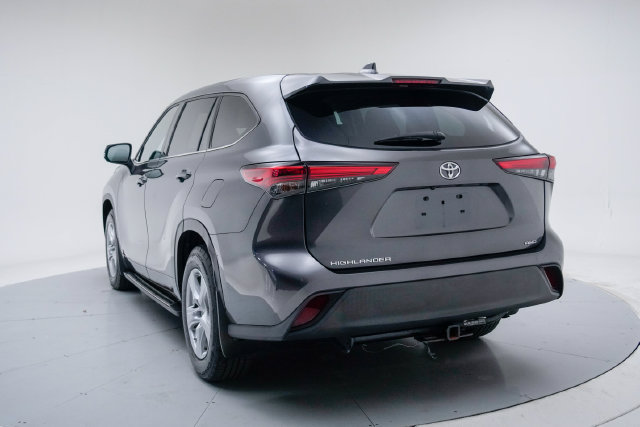 Used 2021 Toyota Highlander L AWD/4WD image 4