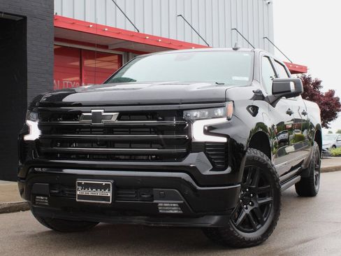 Used 2025 Chevrolet Silverado 1500 High Country w/ Midnight Edition AWD/4WD image 15
