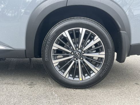 New 2026 Nissan Pathfinder Platinum image 30