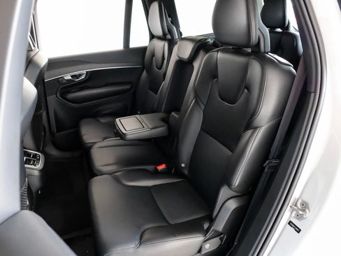 Used 2020 Volvo XC90 T5 Momentum w/ Protection Package Premier FWD image 40