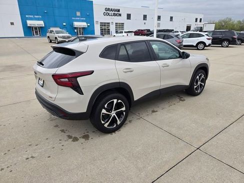 New 2026 Chevrolet Traverse Z71 w/ LPO, Floor Liner Package AWD/4WD image 14