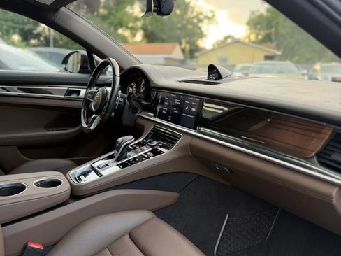 Used 2020 Porsche Panamera 4 AWD/4WD image 18