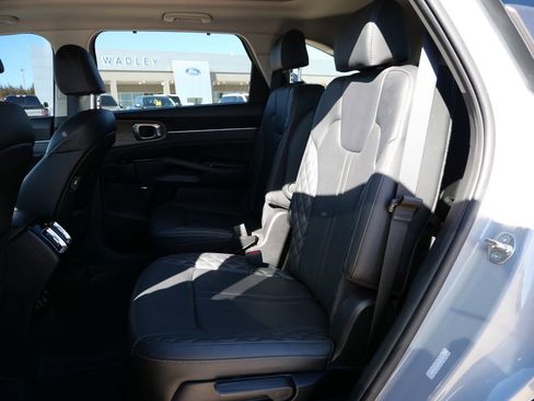Used 2023 Kia Sorento SX Prestige image 16