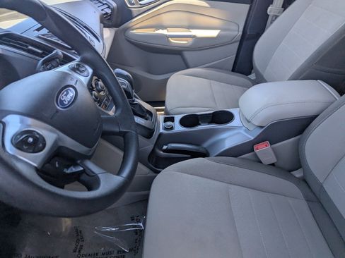 Used 2016 Ford Escape SE FWD image 16