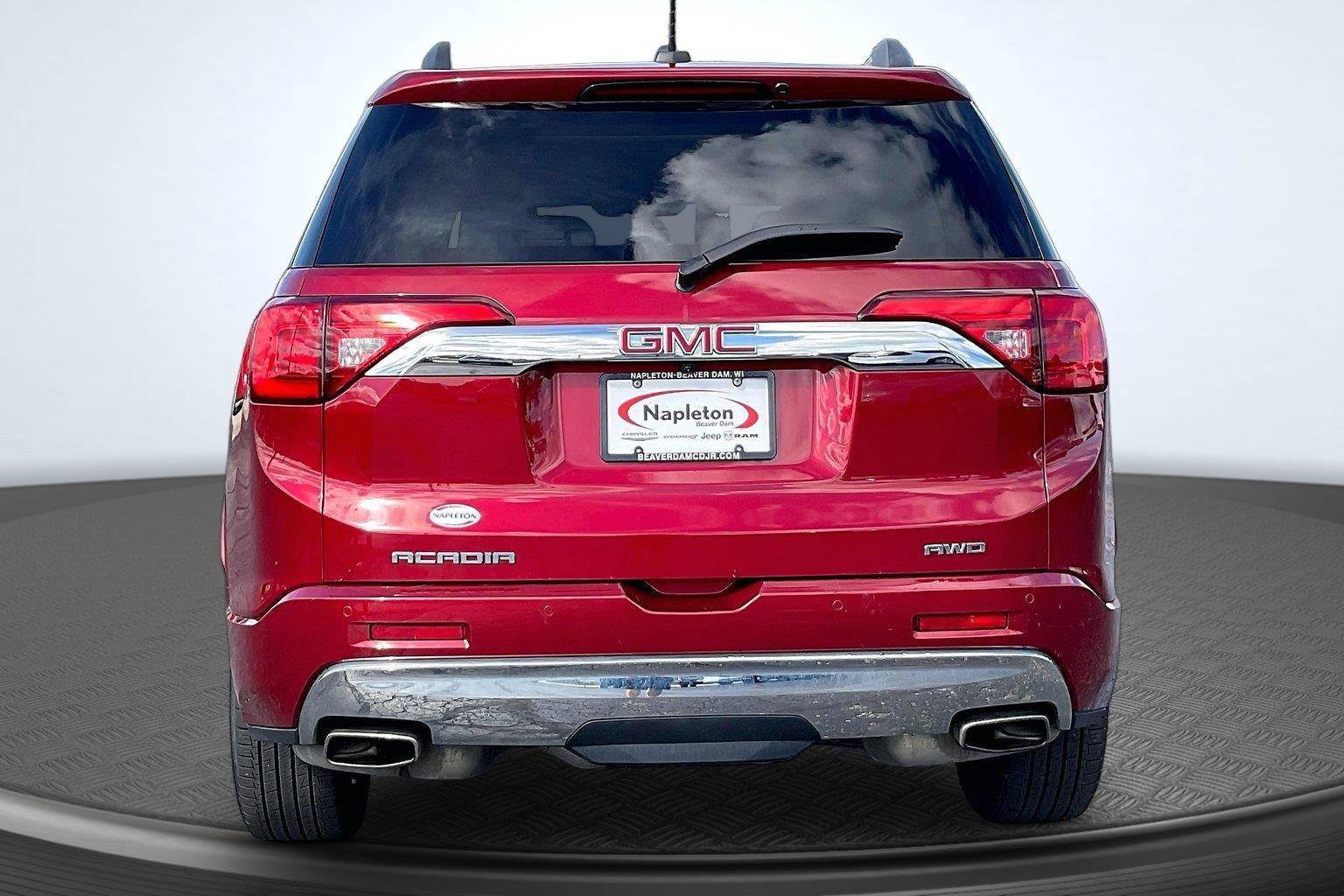 Used 2019 GMC Acadia Denali w/ Technology Package AWD/4WD image 4
