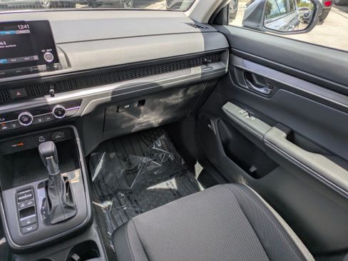 Used 2024 Honda CR-V LX image 16