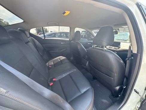 Used 2021 Nissan Altima 2.5 SR FWD image 8