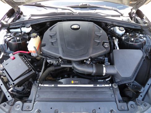Used 2017 Chevrolet Camaro LT RWD image 21