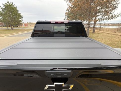 Used 2024 Chevrolet Silverado 1500 ZR2 w/ Technology Package image 3