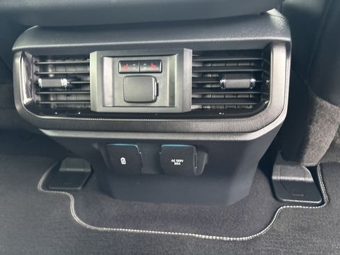 Used 2023 Ford F150 Lightning Platinum AWD/4WD image 9
