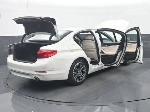 Used 2019 BMW 530i w/ Premium Package RWD image 40