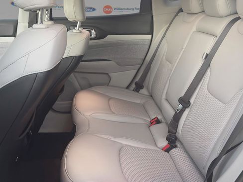 Used 2022 Jeep Compass Latitude w/ Sun and Sound Group image 6