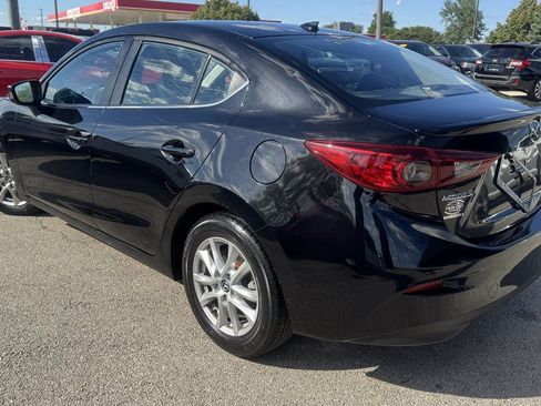 Used 2016 MAZDA MAZDA3 i Touring w/ Popular Equipment Package FWD image 5