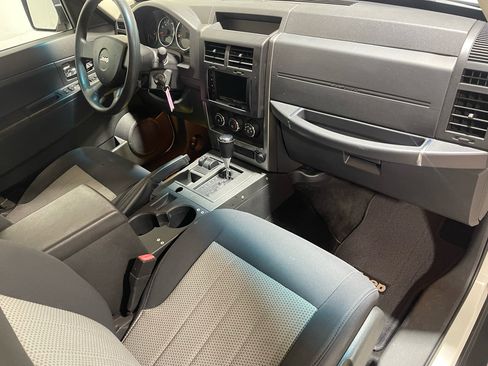 Used 2010 Jeep Liberty Sport w/ Popular Equipment Group image 13