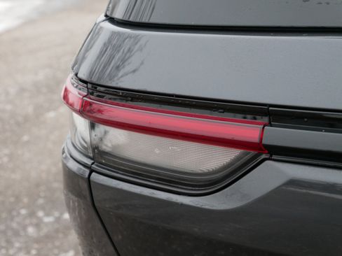 Certified 2023 Jeep Grand Cherokee Limited w/ Luxury Tech Group II image 17