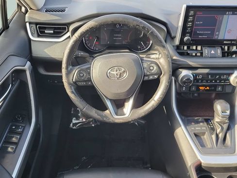 Used 2019 Toyota RAV4 Limited FWD image 12