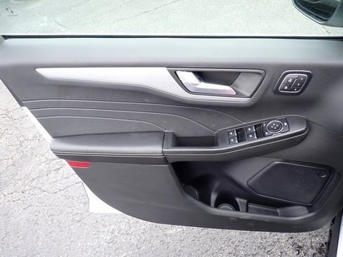 Certified 2024 Ford Escape Platinum image 20