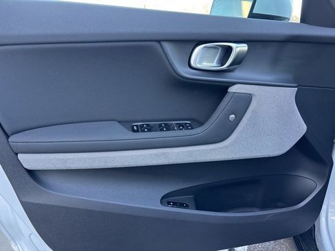 Used 2021 Polestar Polestar 2 w/ Performance Package image 21