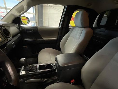 Used 2019 Toyota Tacoma SR image 12