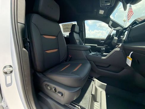 New 2026 GMC Sierra 1500 AT4 w/ AT4 Premium Package AWD/4WD image 36