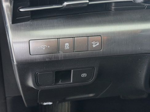 Used 2025 Hyundai Kona SEL FWD image 16