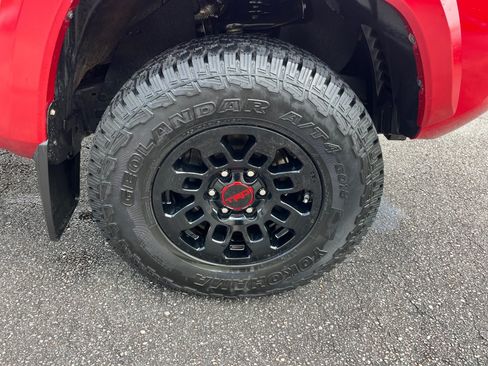 Certified 2023 Toyota Tacoma SR5 AWD/4WD image 27