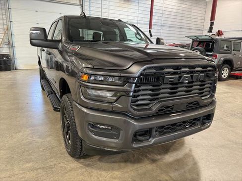Certified 2025 RAM 2500 Big Horn AWD/4WD image 1