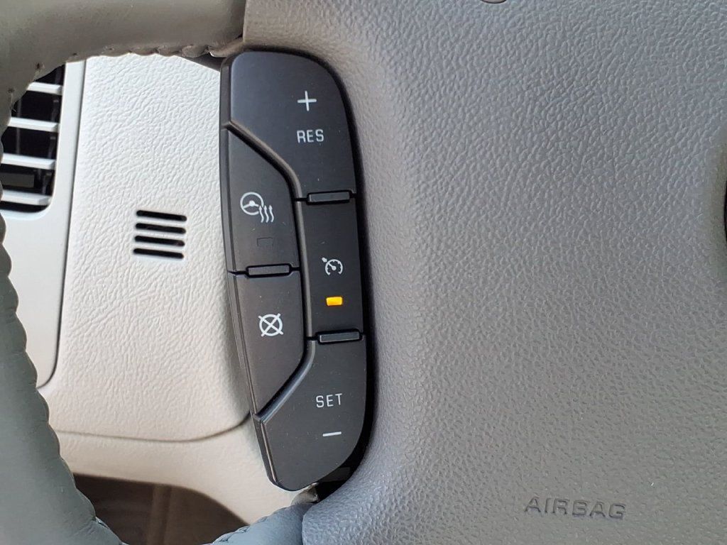 Used 2008 Buick Lucerne CXL w/ Driver Confidence Package FWD image 17